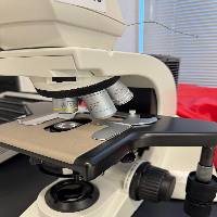 Leica DM2500 Microscope image 0